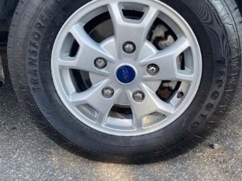 Used 2016 Ford Transit 350 XL image 25