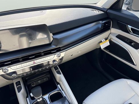 New 2025 Kia Telluride S image 15