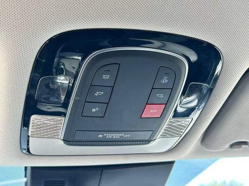 Used 2025 Hyundai Palisade SEL FWD image 17