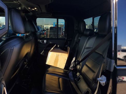 Used 2020 Jeep Gladiator Overland w/ Advanced Safety Group image 30