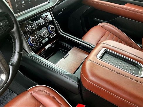 Used 2023 GMC Yukon Denali Ultimate image 13