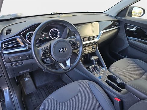 Used 2020 Kia Niro LXS image 18