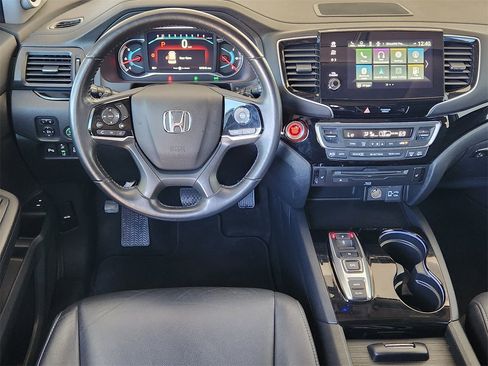 Certified 2022 Honda Pilot Touring image 26