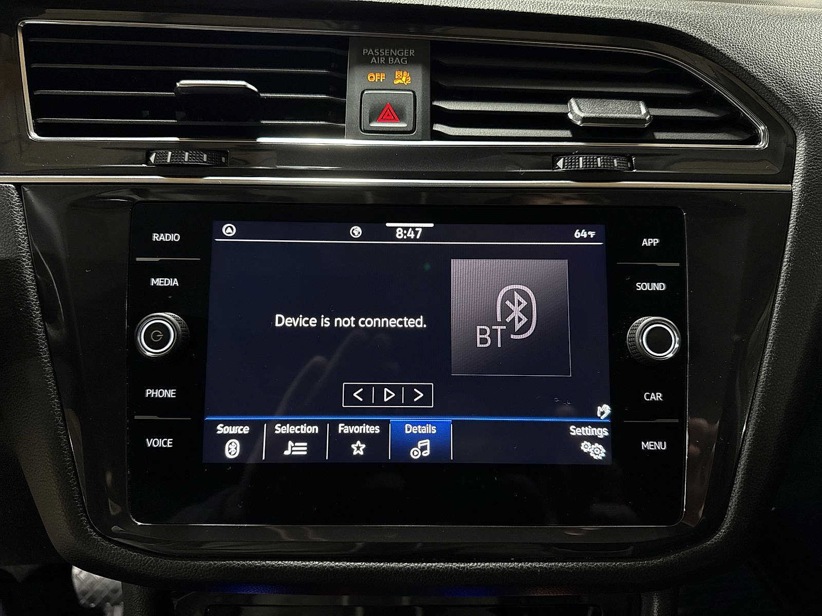 Used 2023 Volkswagen Tiguan SE w/ Panoramic Sunroof Package FWD image 20