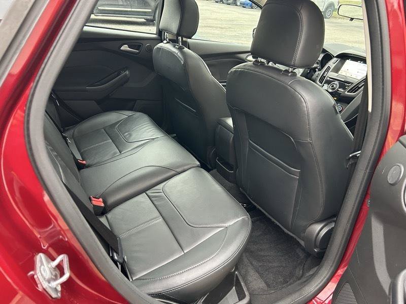 Used 2017 Ford Focus Titanium FWD image 9