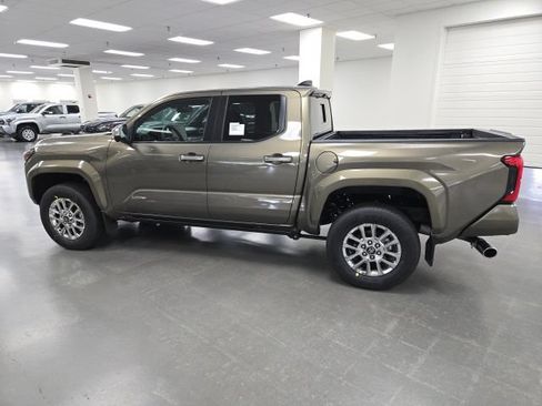 New 2026 Toyota Tacoma Limited AWD/4WD image 3