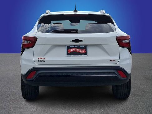 Used 2025 Chevrolet Trax RS w/ Sunroof Package FWD image 5