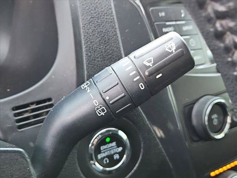 Used 2018 Ford Explorer XLT FWD image 15