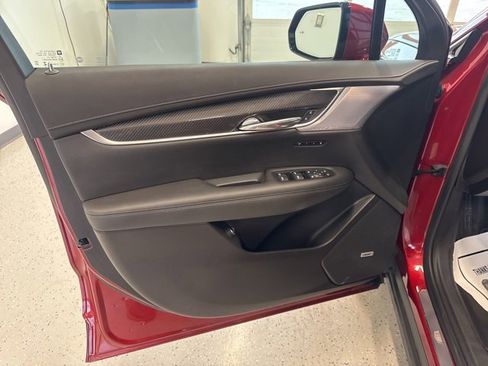 Used 2024 Cadillac XT6 Sport image 51