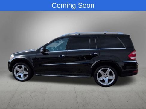 Used 2011 Mercedes-Benz GL 550 4MATIC image 3