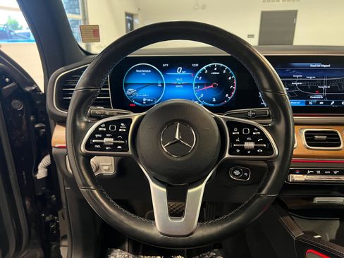 Used 2022 Mercedes-Benz GLE 350 4MATIC image 11