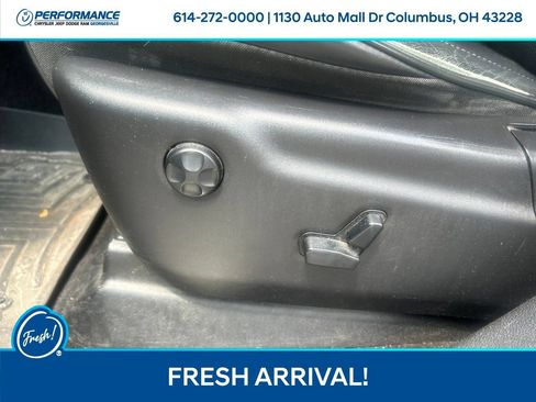 Used 2015 Jeep Grand Cherokee Overland w/ Advanced Technology Group AWD/4WD image 18