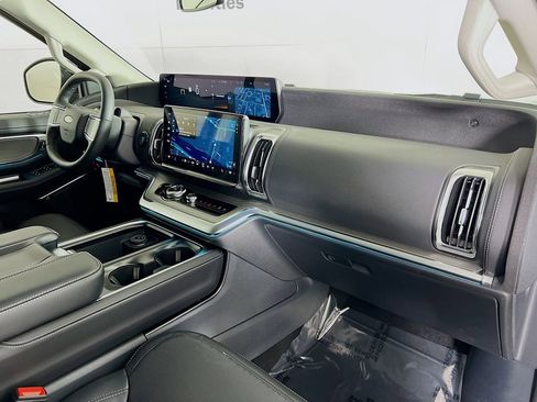 New 2026 Ford Expedition Max Platinum image 34