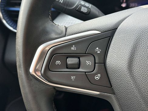 Used 2025 Chevrolet Trax LT w/ Driver Confidence Package FWD image 21