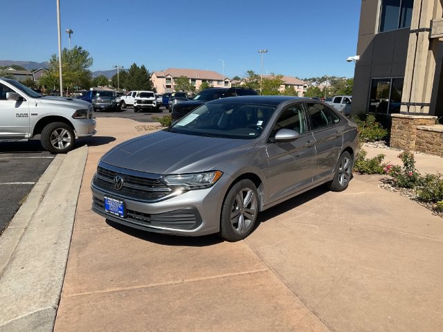 Used 2024 Volkswagen Jetta SE FWD image 8