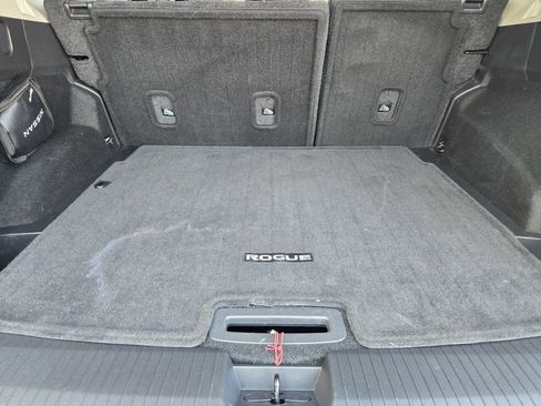 Used 2023 Nissan Rogue S image 27