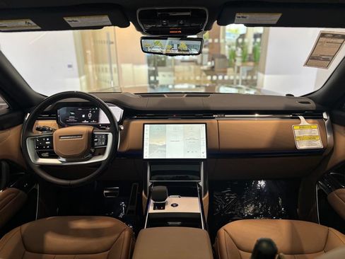 New 2026 Land Rover Range Rover Long Wheelbase SE AWD/4WD image 10