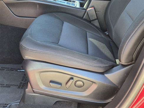 Used 2022 Ford Explorer XLT image 26