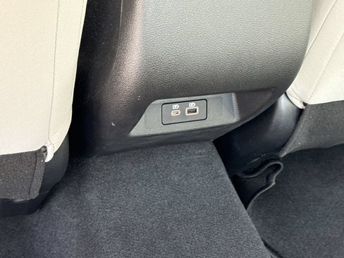 Used 2024 Nissan Altima 2.5 SV FWD image 11