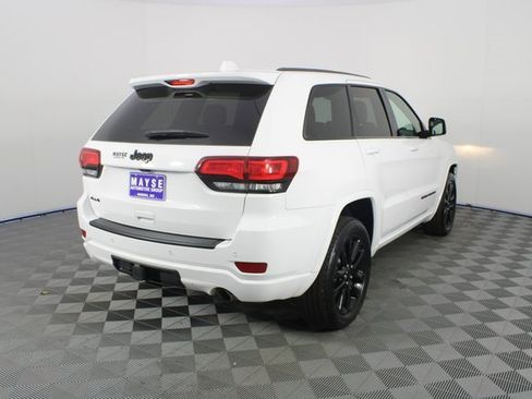 Used 2021 Jeep Grand Cherokee Laredo X image 24