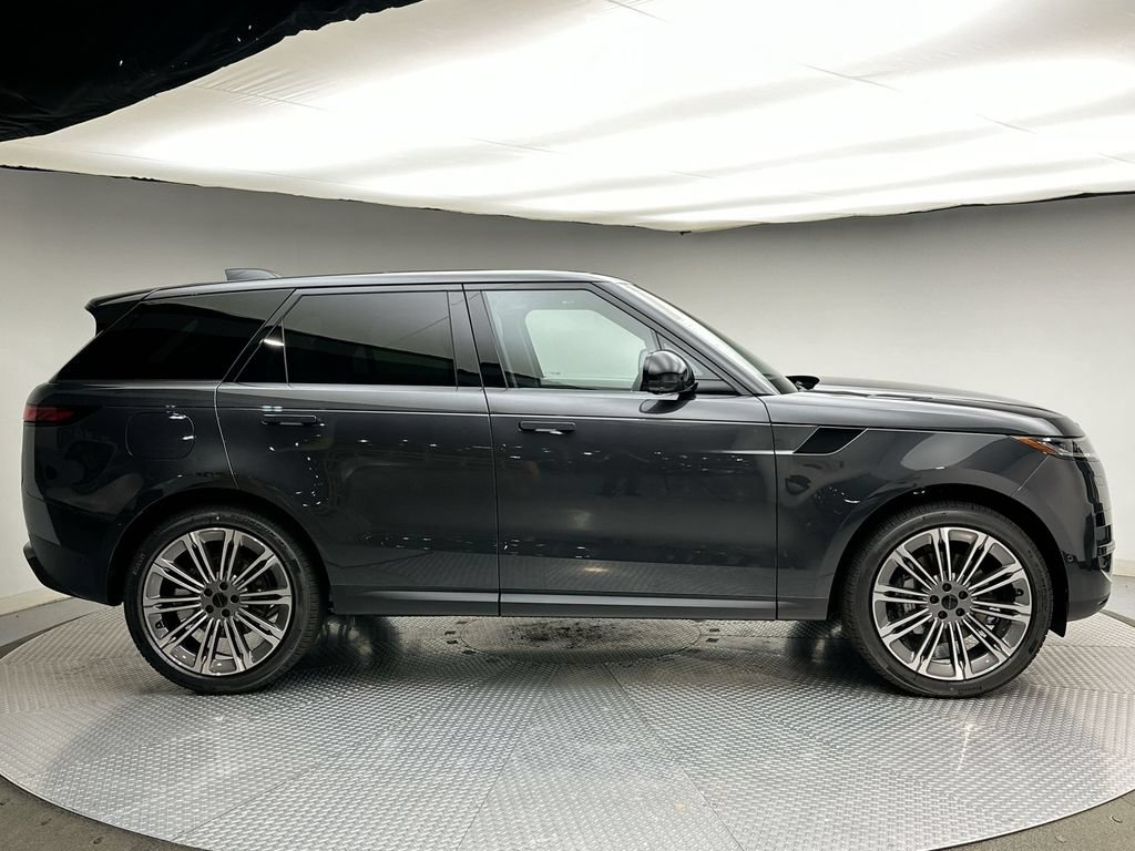 New 2027 Land Rover Range Rover Sport SE AWD/4WD image 4