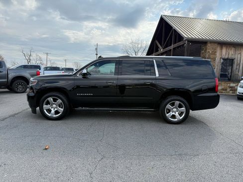 Used 2018 Chevrolet Suburban Premier image 3