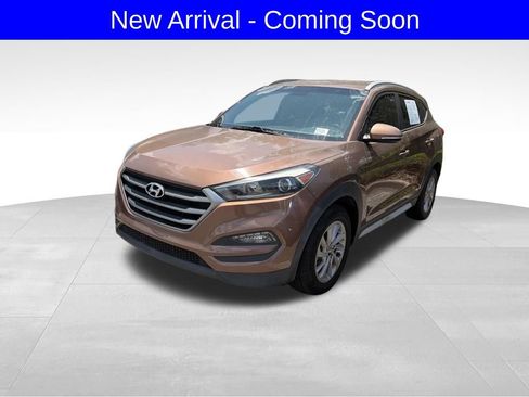 Used 2017 Hyundai Tucson SE Plus FWD image 2