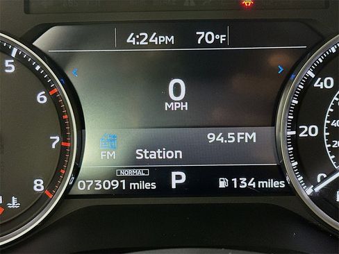 Used 2024 Mitsubishi Outlander ES image 15