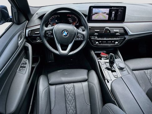 Used 2023 BMW 530i w/ Convenience Package RWD image 23