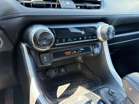 Used 2022 Toyota RAV4 XLE image 15