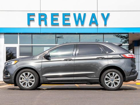 Used 2019 Ford Edge Titanium w/ Equipment Group 301A FWD image 2