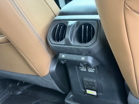 Used 2022 Jeep Wrangler Unlimited Sahara w/ Cold Weather Group AWD/4WD image 14
