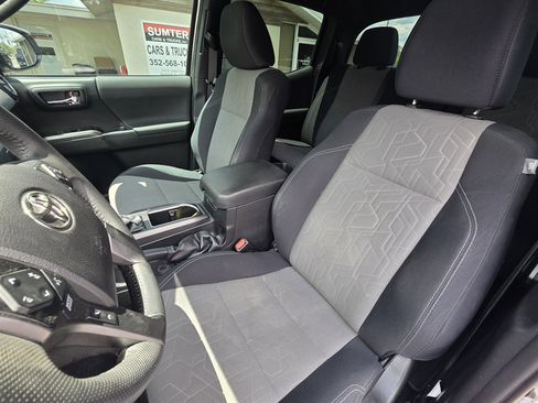 Used 2021 Toyota Tacoma TRD Sport AWD/4WD image 14