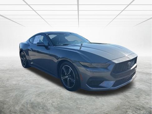 Used 2025 Ford Mustang Premium RWD image 2