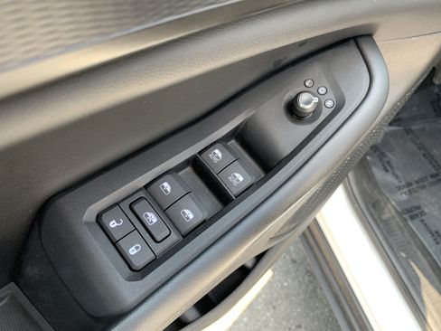 Certified 2023 Jeep Grand Cherokee Laredo w/ Luxury Tech Group I RWD image 16