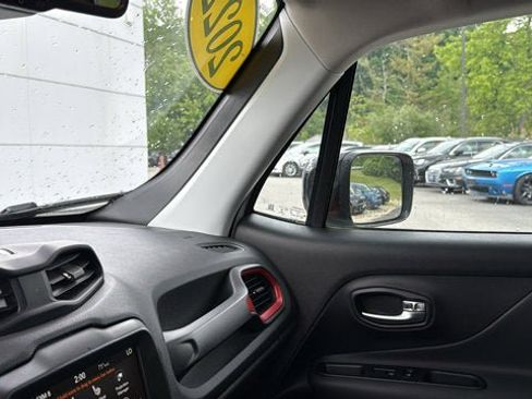 Used 2022 Jeep Renegade Trailhawk AWD/4WD image 23