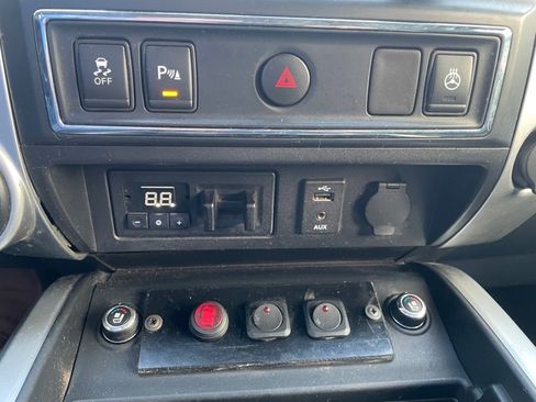 Used 2016 Nissan Titan PRO-4X image 35