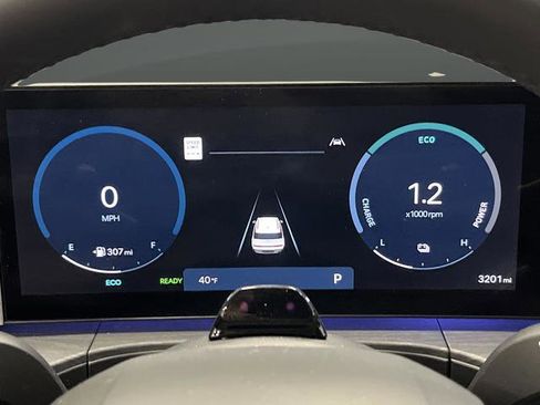 Used 2024 Hyundai Santa Fe Limited image 19