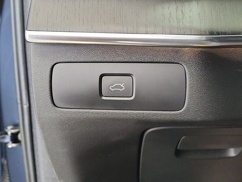 Used 2023 Volvo XC90 B6 Ultimate AWD/4WD image 34