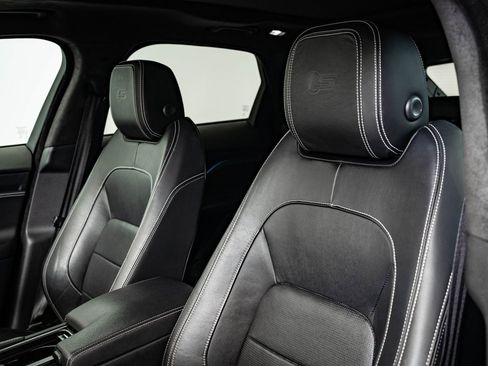 Used 2020 Jaguar F-PACE S image 24