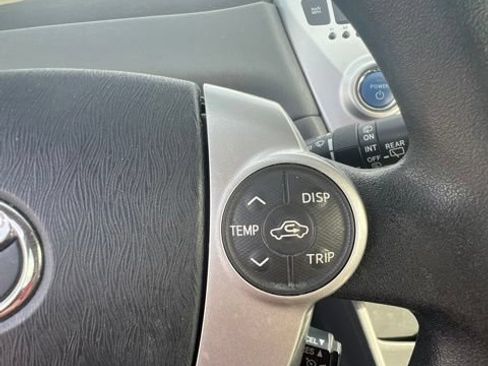 Used 2014 Toyota Prius V Three FWD image 14