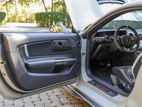 Used 2020 Ford Mustang Shelby GT500 w/ Technology Package image 41