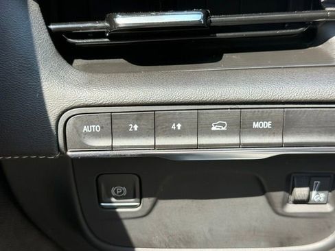 Used 2021 Cadillac Escalade Premium Luxury AWD/4WD image 7