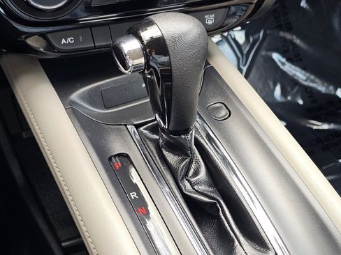 Used 2016 Honda HR-V LX image 10