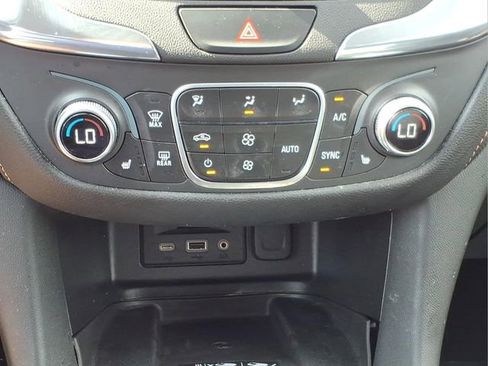 Used 2020 Chevrolet Equinox Premier w/ LPO, Floor Liner Package FWD image 20