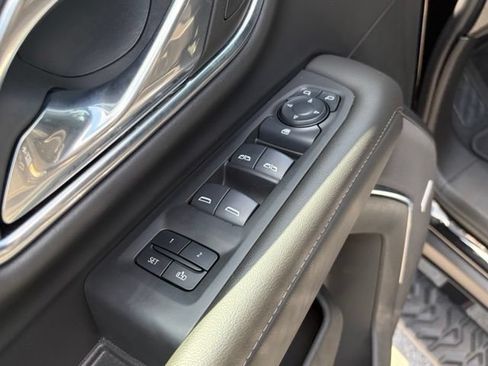 Used 2024 Chevrolet Tahoe Z71 AWD/4WD image 12