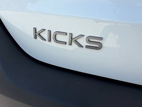 Used 2026 Nissan Kicks SV FWD image 9
