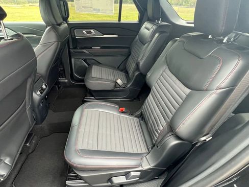 New 2026 Ford Explorer ST-Line w/ ST-Line Street Pack image 14