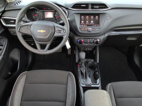 Used 2021 Chevrolet TrailBlazer LS image 4