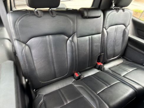 Used 2024 Jeep Wagoneer Series II w/ Flexible Seating Group RWD image 22